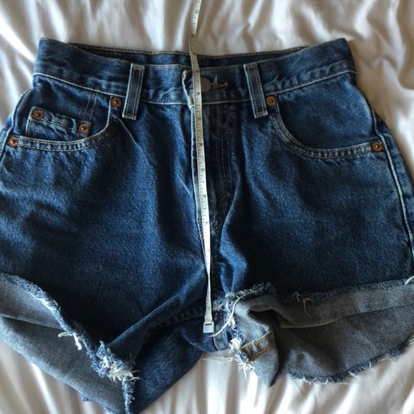 Levi’s High Waisted Shorts - Picture 6 of 6